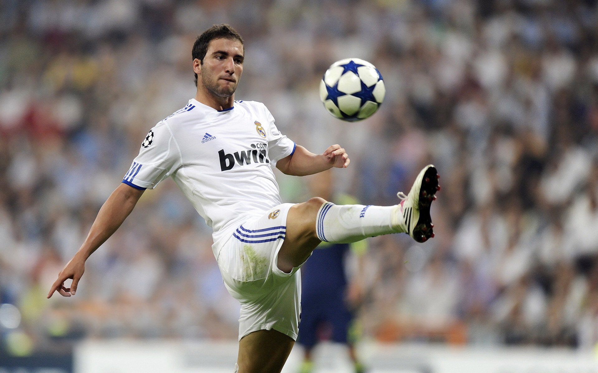 mk体育官网-中国香港队未来发展路径:如何利用国际赛事突破技术瓶颈,足球香港队